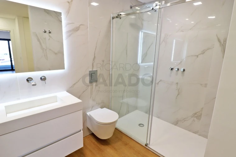 Moradia T5 para Venda em Loures Foto 45