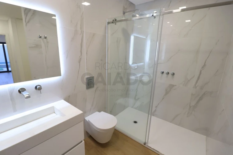 Moradia T5 para Venda em Loures Foto 57