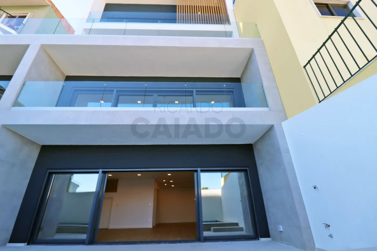 Moradia T5 para Venda em Loures Foto 58