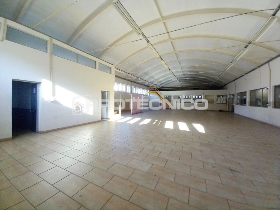 Armazém para Arrendamento em Borralha Foto 5