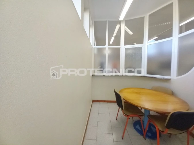 Armazém para Arrendamento em Borralha Foto 7