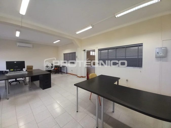 Armazém para Arrendamento em Borralha Foto 8