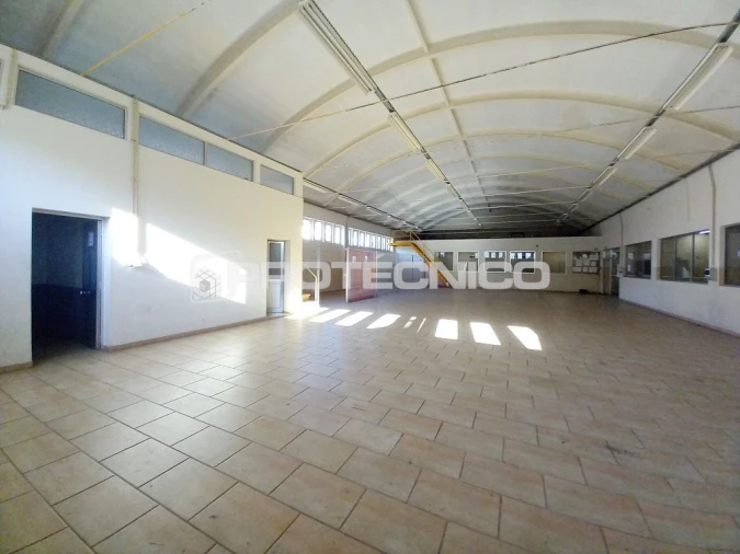 Armazém para Arrendamento em Borralha Foto 5