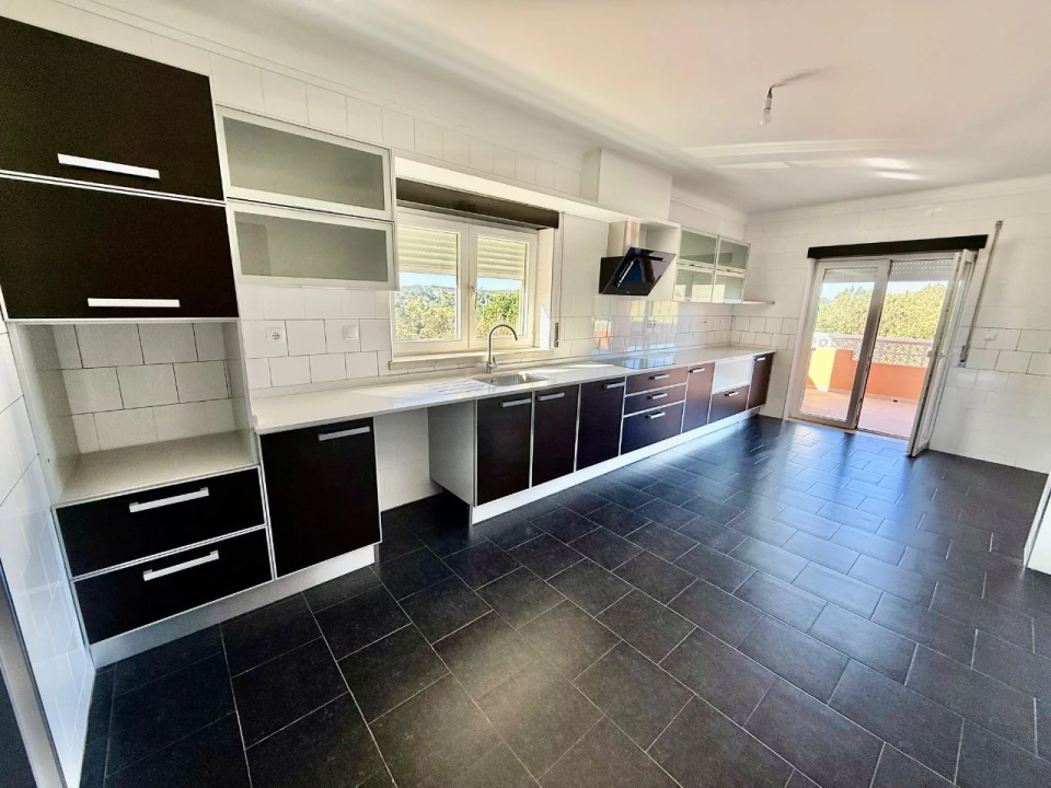 Moradia T3 para Venda em Salir de Matos Foto 12