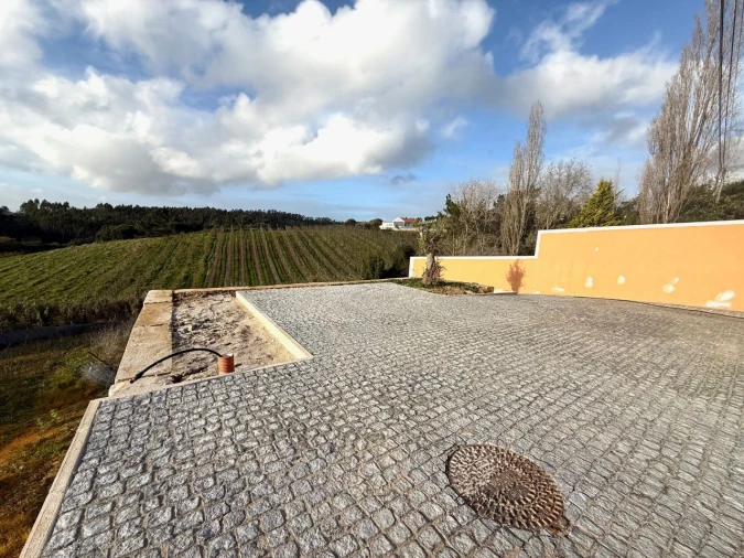 Moradia T3 para Venda em Salir de Matos Foto 8