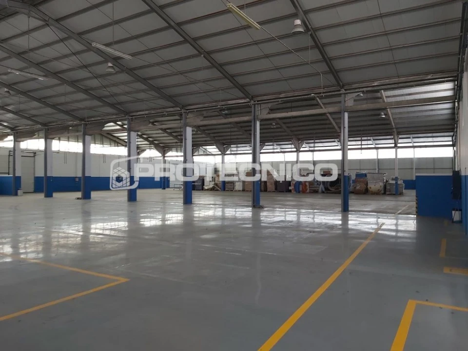 Armazém para Arrendamento em Zona Industrial En 1 Norte Foto 1