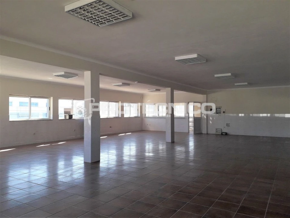 Armazém para Venda em Gafanha da Encarnação Foto 8