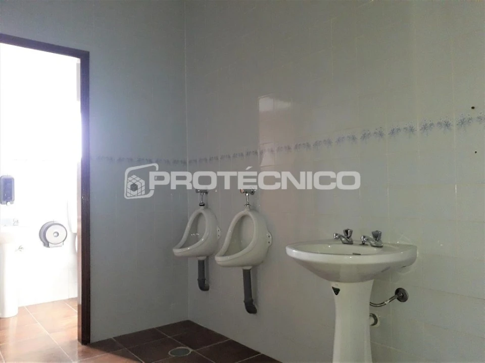 Armazém para Venda em Gafanha da Encarnação Foto 14