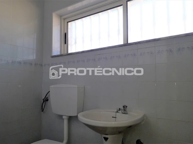 Armazém para Venda em Gafanha da Encarnação Foto 13