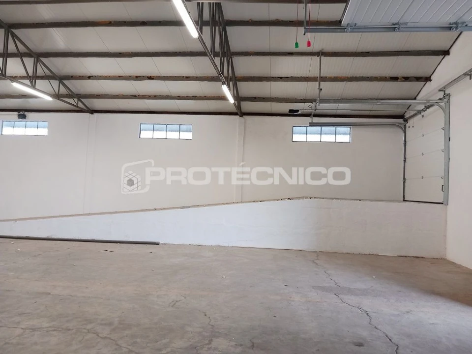 Armazém para Arrendamento em Zona Industrial En 1 Sul Foto 2