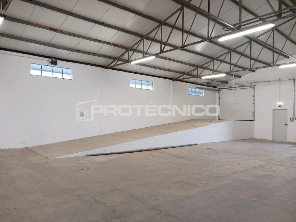 Armazém para Arrendamento em Zona Industrial En 1 Sul Foto 4