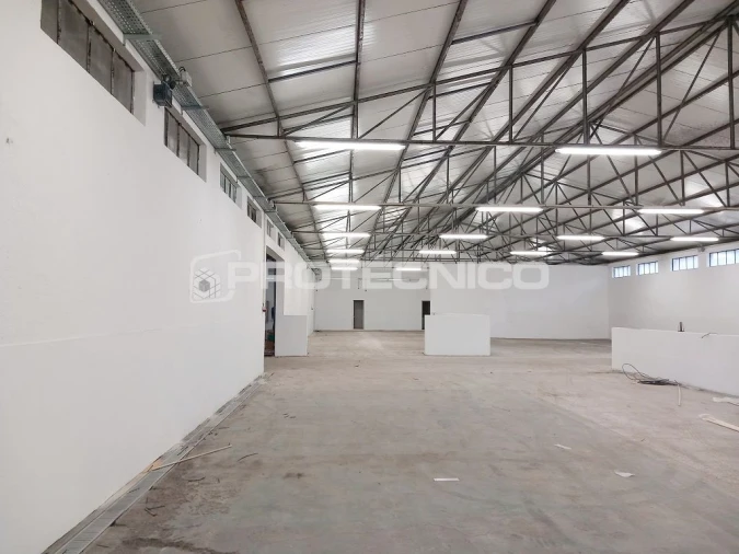 Armazém para Arrendamento em Zona Industrial En 1 Sul Foto 3