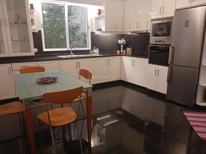 Moradia T3 para Venda em Canhas Foto 9