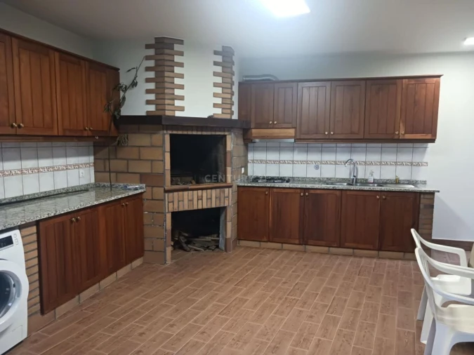 Moradia T3 para Venda em Canhas Foto 16