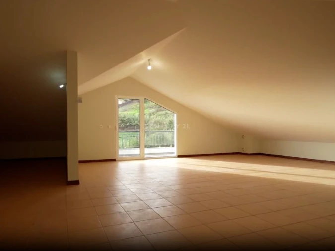 Moradia T3 para Venda em Canhas Foto 18