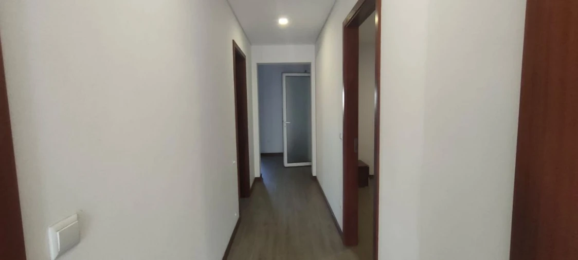 Moradia T2 para Venda em Camarneira Foto 4