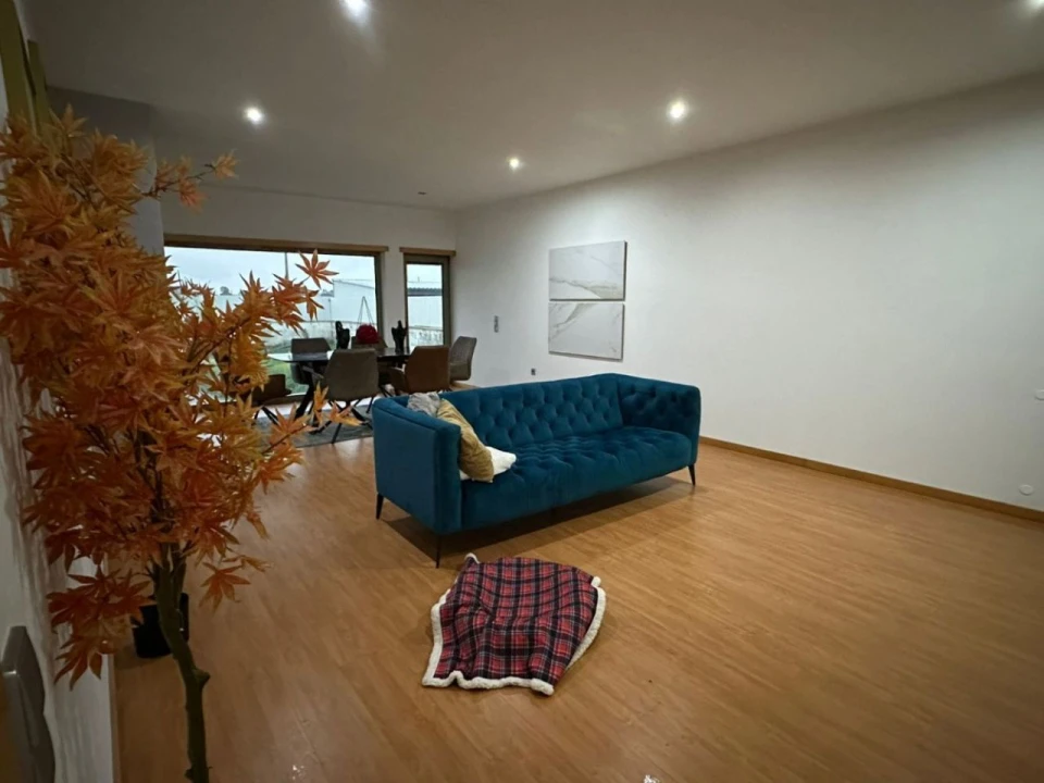 Moradia T4 para Venda em Troviscal Foto 1