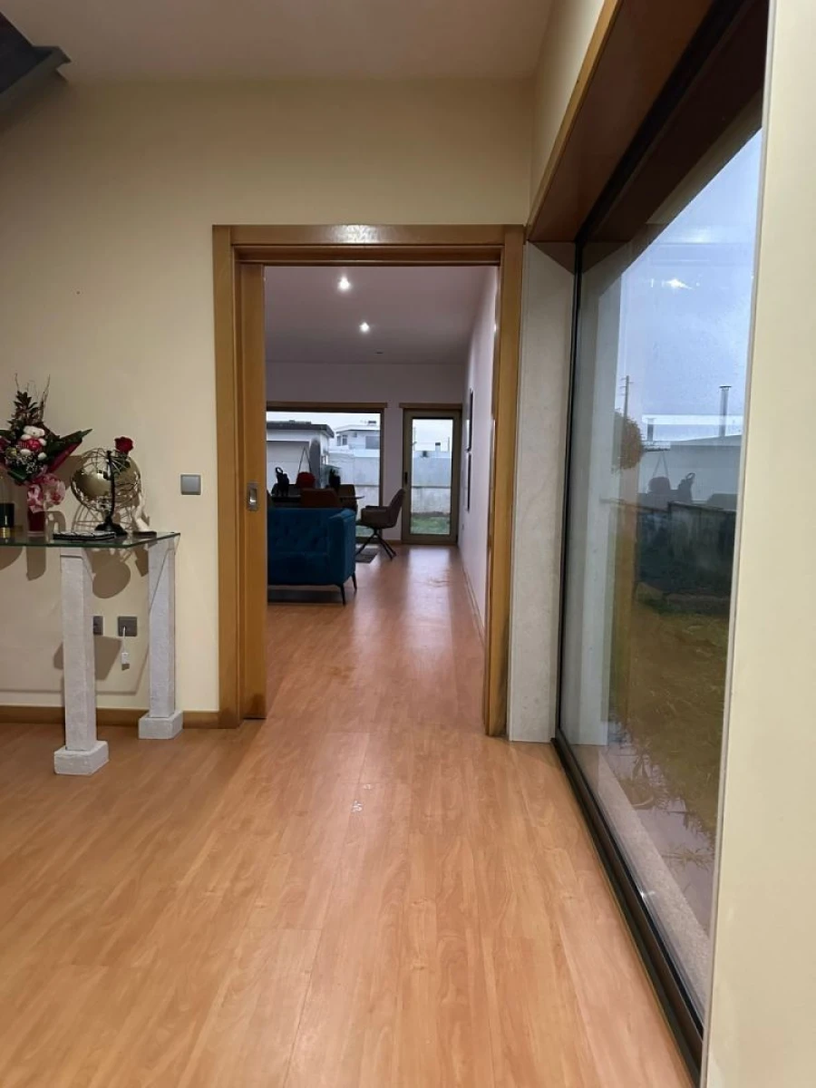 Moradia T4 para Venda em Troviscal Foto 4