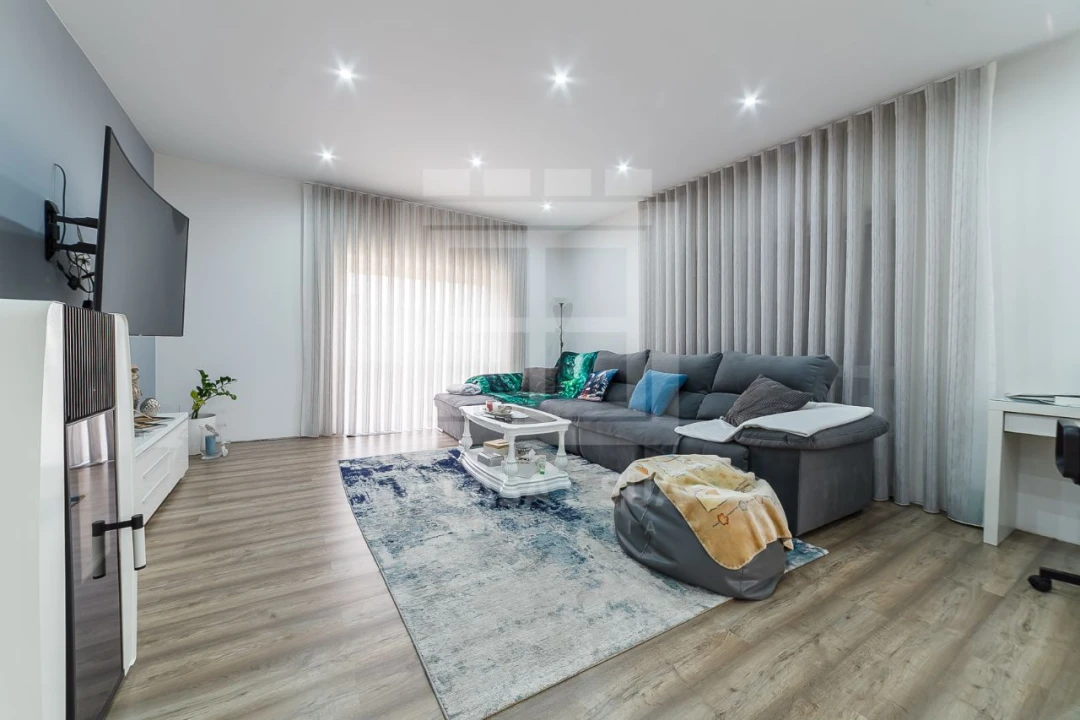 Moradia T6 para Venda em Cortegaça Foto 8