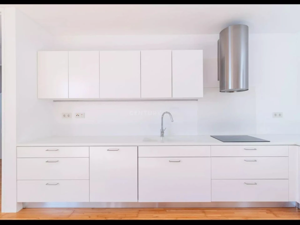 Moradia T4 para Venda em Funchal Foto 8