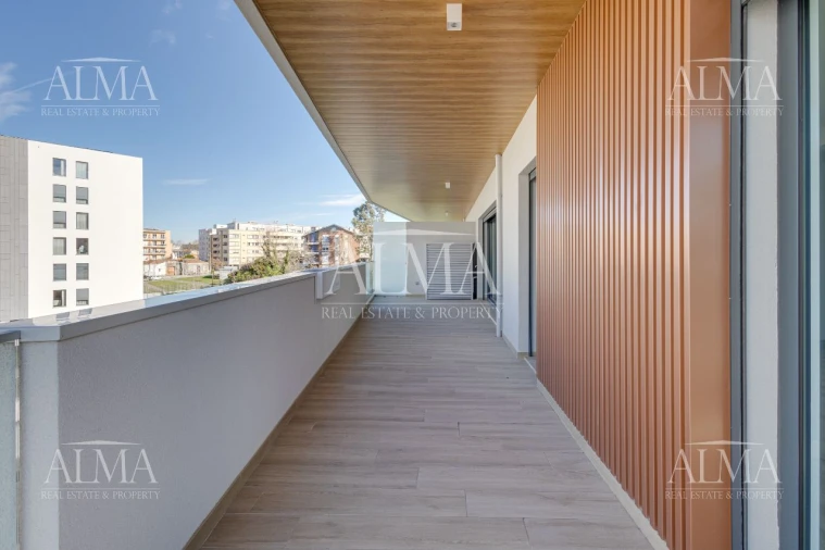 Apartamento T4 para Venda em Porto Foto 2