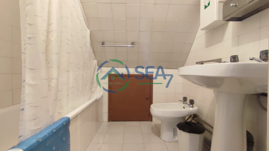 Moradia T6 para Venda em Belinho Foto 17