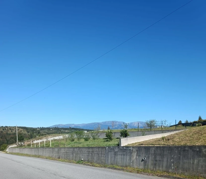 Terreno para Venda em Gavinhos de Cima Foto 3