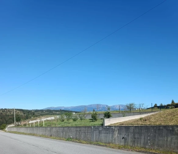 Terreno para Venda em Gavinhos de Cima Foto 3