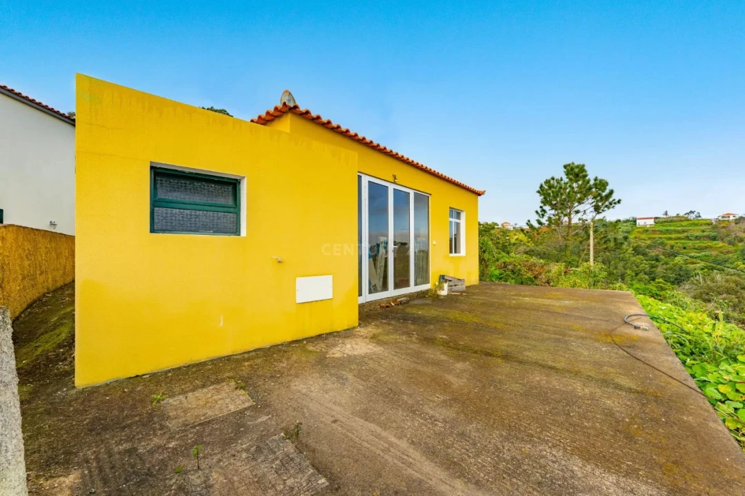 Moradia T2 para Venda em Achada Grande Foto 4