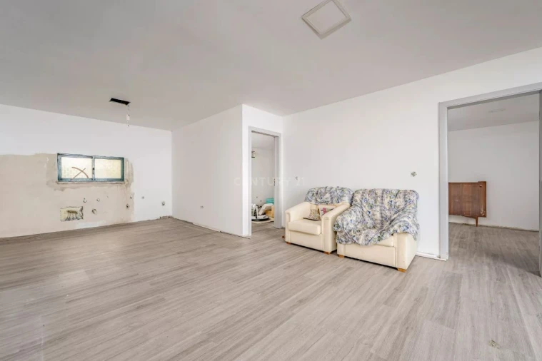 Moradia T2 para Venda em Achada Grande Foto 11