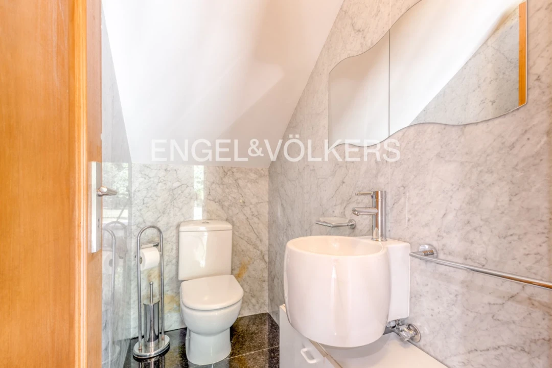 Moradia T4 para Venda em Barral Foto 12