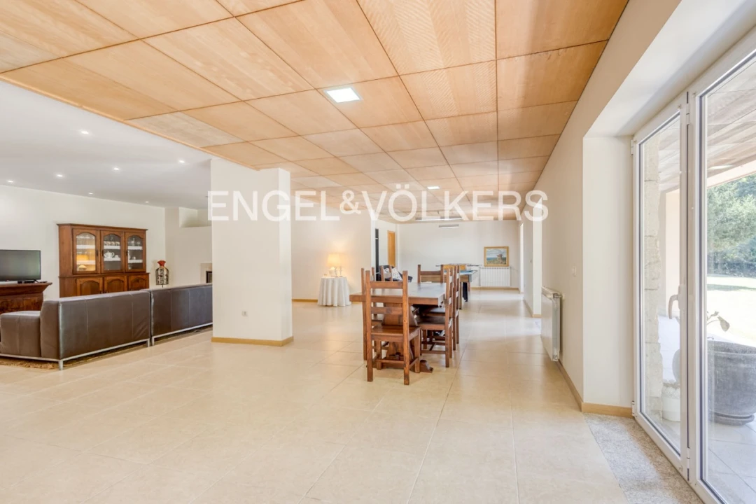 Moradia T4 para Venda em Barral Foto 17