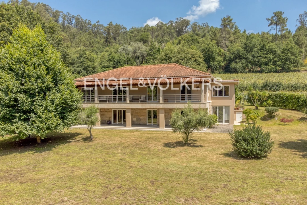 Moradia T4 para Venda em Barral Foto 31