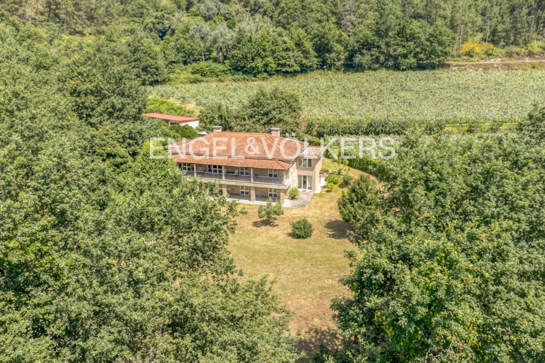 Moradia T4 para Venda em Barral Foto 34