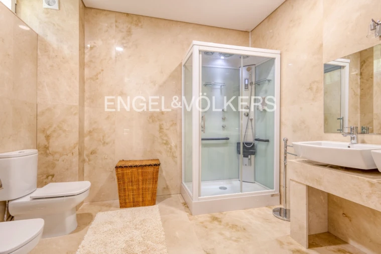 Moradia T4 para Venda em Barral Foto 7