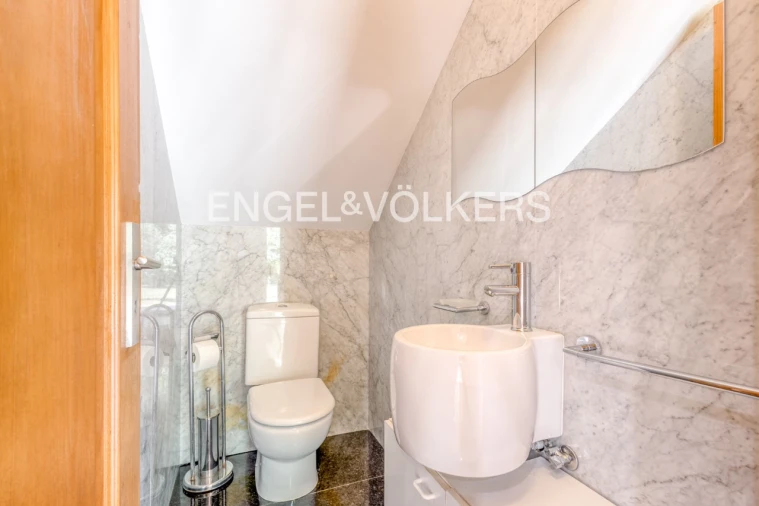 Moradia T4 para Venda em Barral Foto 12