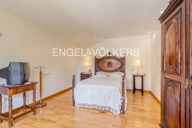 Moradia T4 para Venda em Barral Foto 15