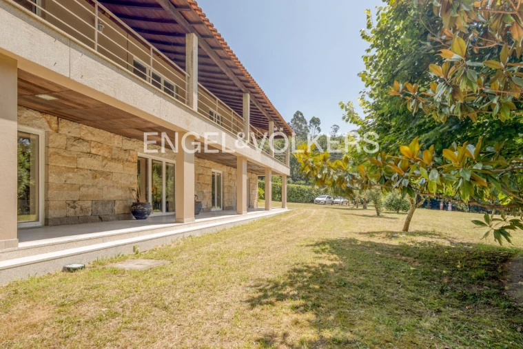 Moradia T4 para Venda em Barral Foto 28