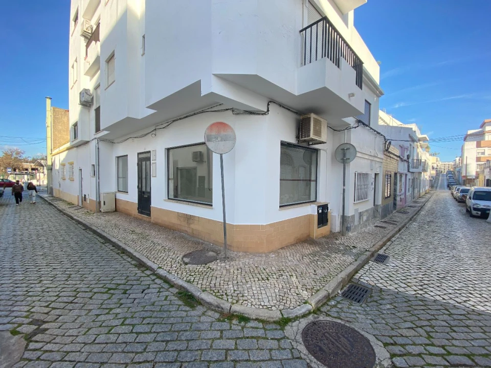 Loja para Arrendamento em Portimão Foto 8