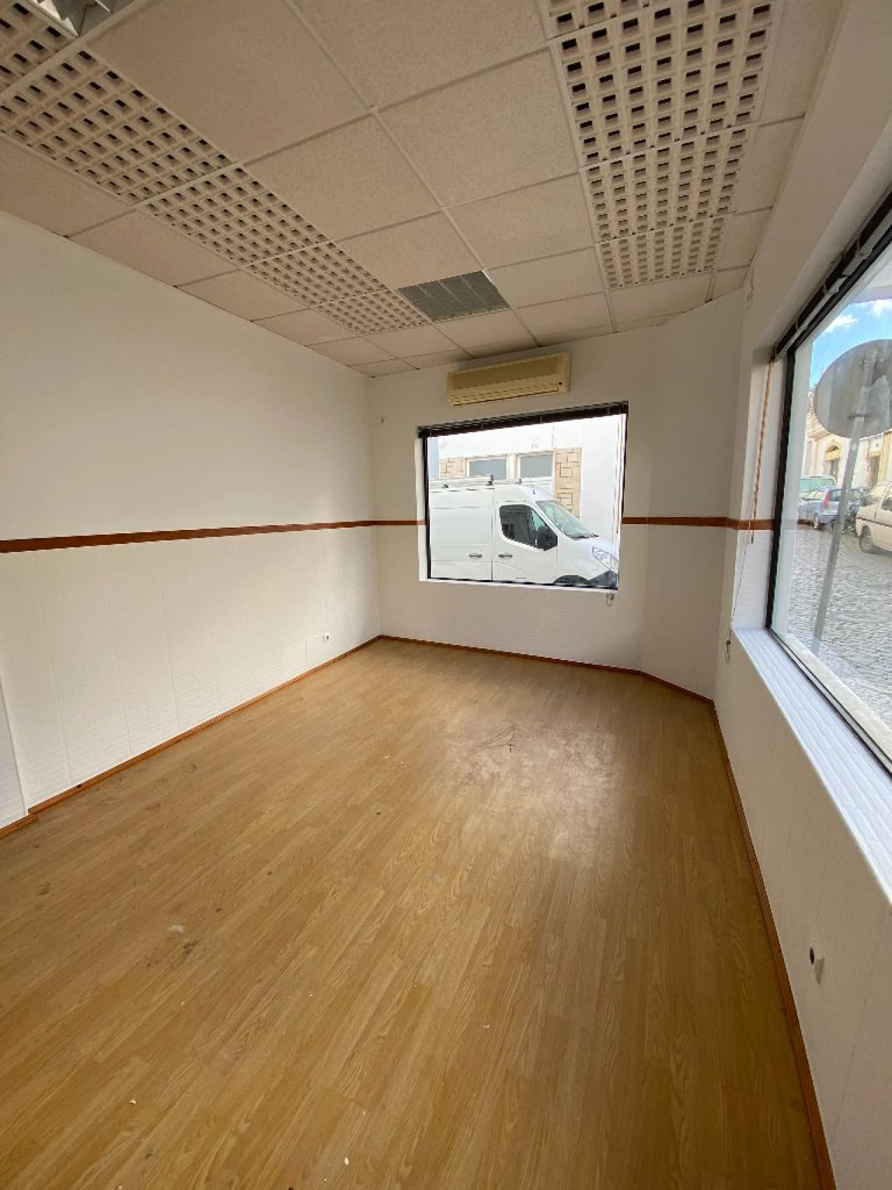 Loja para Arrendamento em Portimão Foto 9