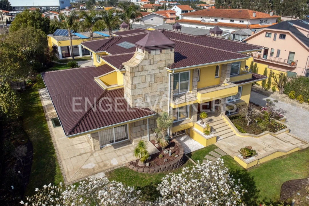 Moradia T6 para Venda em Seroa Foto 2