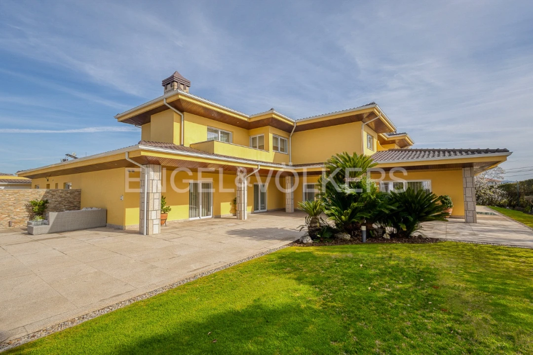 Moradia T6 para Venda em Seroa Foto 1