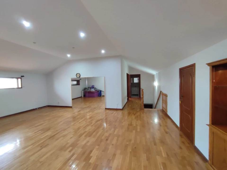 Moradia T9 para Venda em Vila Nova de Gaia Foto 71