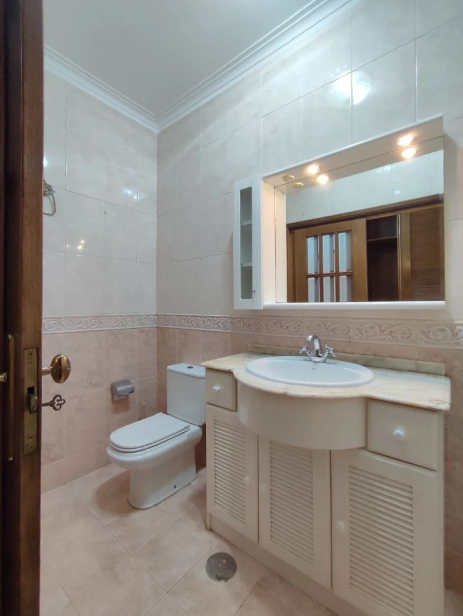 Moradia T9 para Venda em Vila Nova de Gaia Foto 48