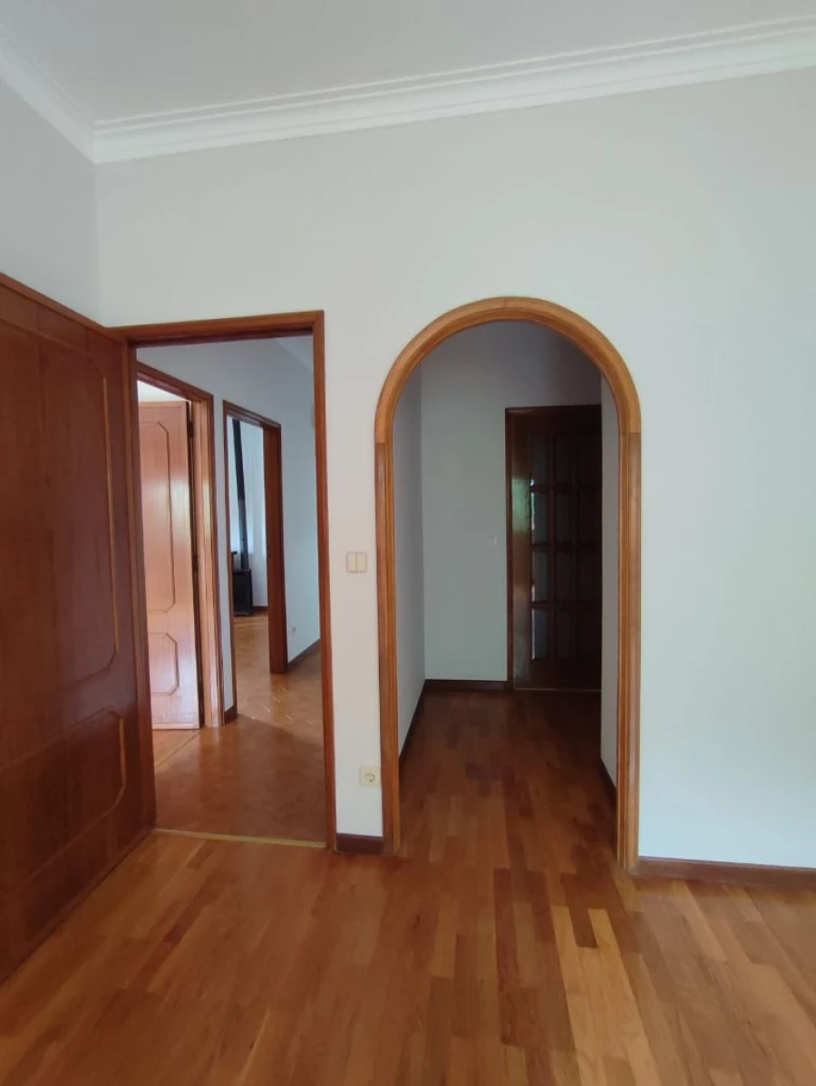 Moradia T9 para Venda em Vila Nova de Gaia Foto 52