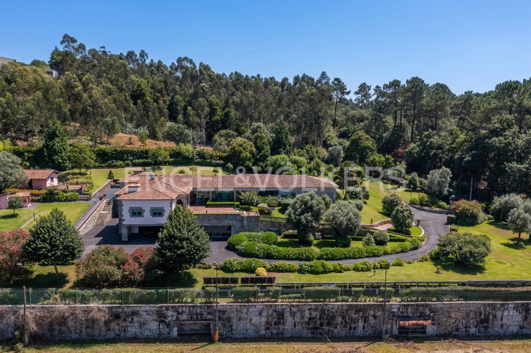 Moradia T4 para Venda em Lemenhe Foto 5