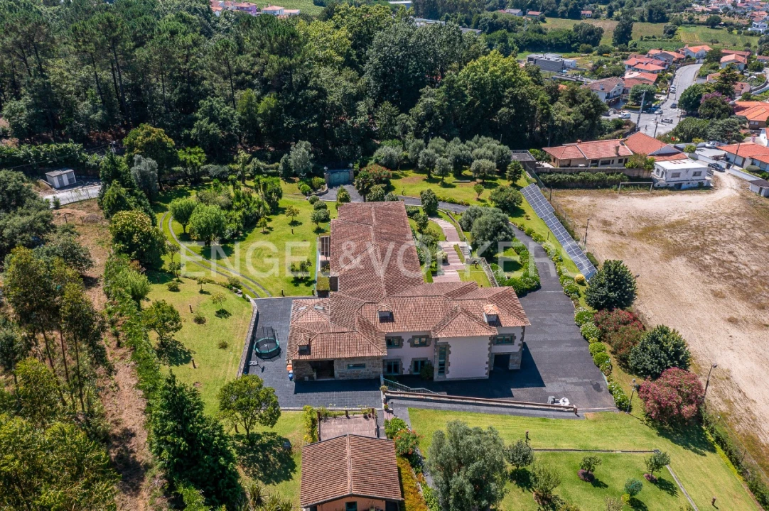 Moradia T4 para Venda em Lemenhe Foto 2