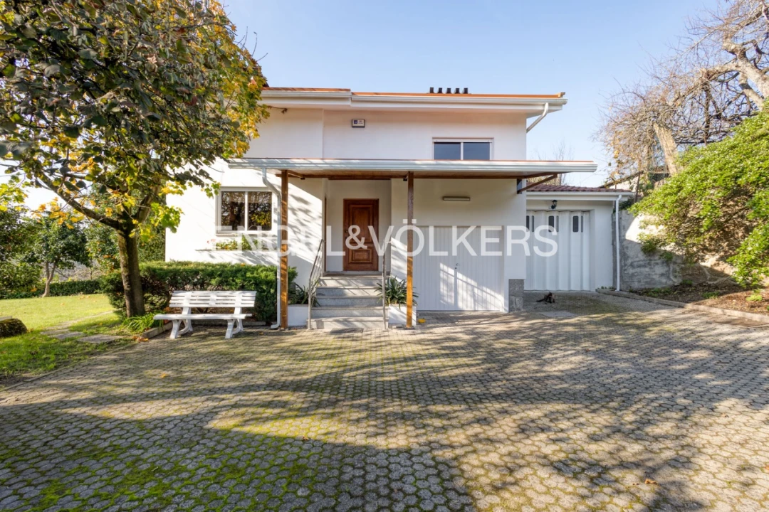 Moradia T4 para Venda em Santa Maria de Arnoso Foto 1