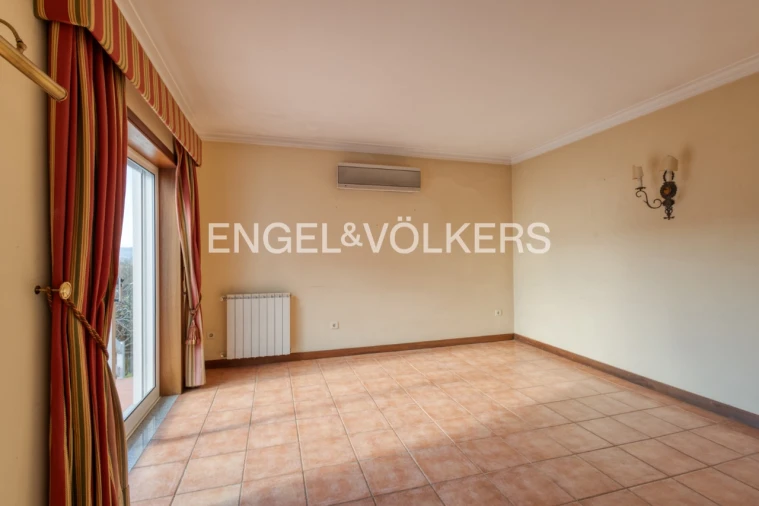 Moradia T4 para Venda em Santa Maria de Arnoso Foto 7