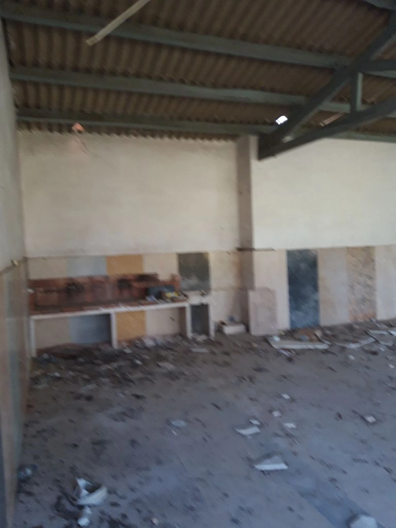 Prédio para Venda em Pero Pinheiro Foto 9